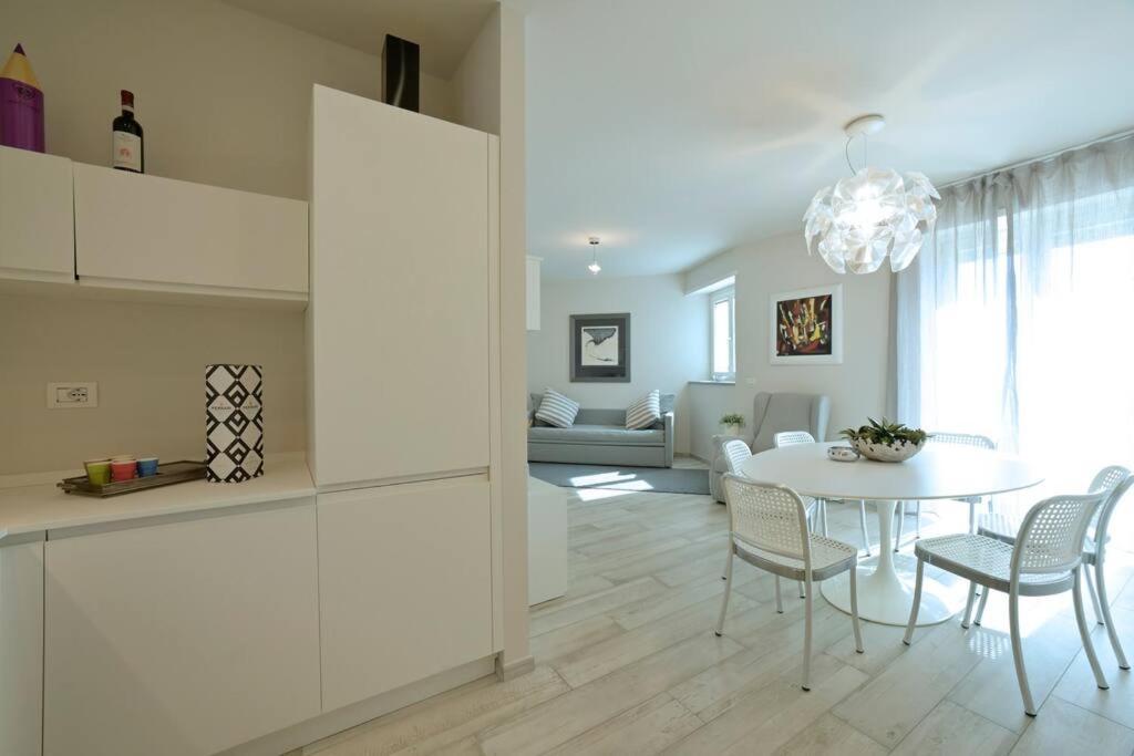 Luxury Apartament Con Garage Vista Mare Alassio Per 6 Persone מראה חיצוני תמונה